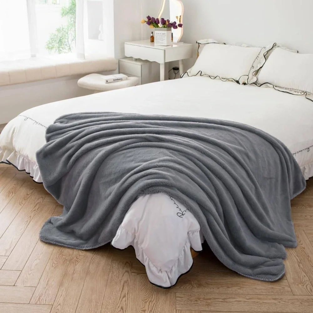 Super Soft Plush Throw Blanket 50 x 65‎ - Cozy, Lightweight, Warm, Gray-NWT